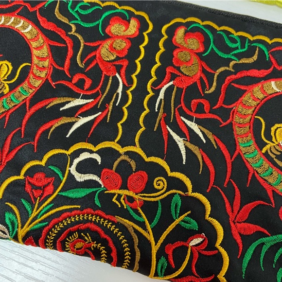 Embroidered Wristlet - New - Picture 4 of 5